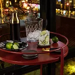 BLACK SWAN - Liz DC - Executive Flat