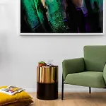 BLACK SWAN - Liz DC - Executive Flat